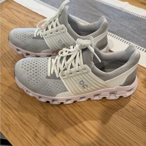 ON Cloud Cloudswift 4 Grey/White Running Shoes